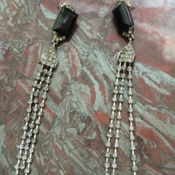 BEAUTIFUL Costume Earrings and Bracelet - Picture 3 of 3